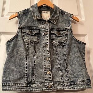 Denim (GRG DNM) acid wash vest with metal stud, size L, grunge edgy